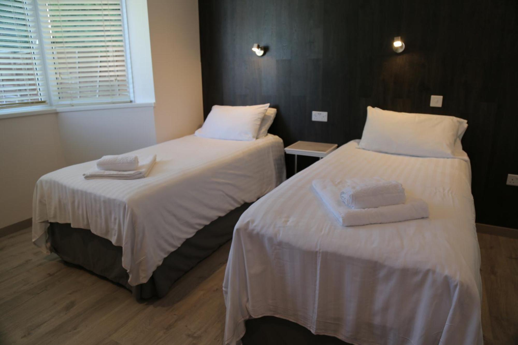 Debden Guest House Ґіллінґдон Номер фото