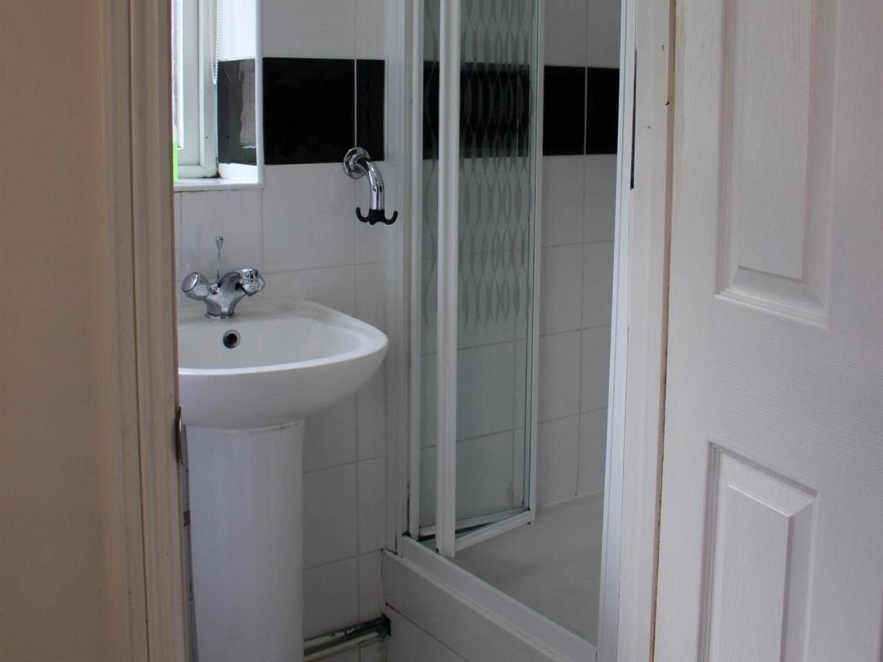 Debden Guest House Ґіллінґдон Номер фото