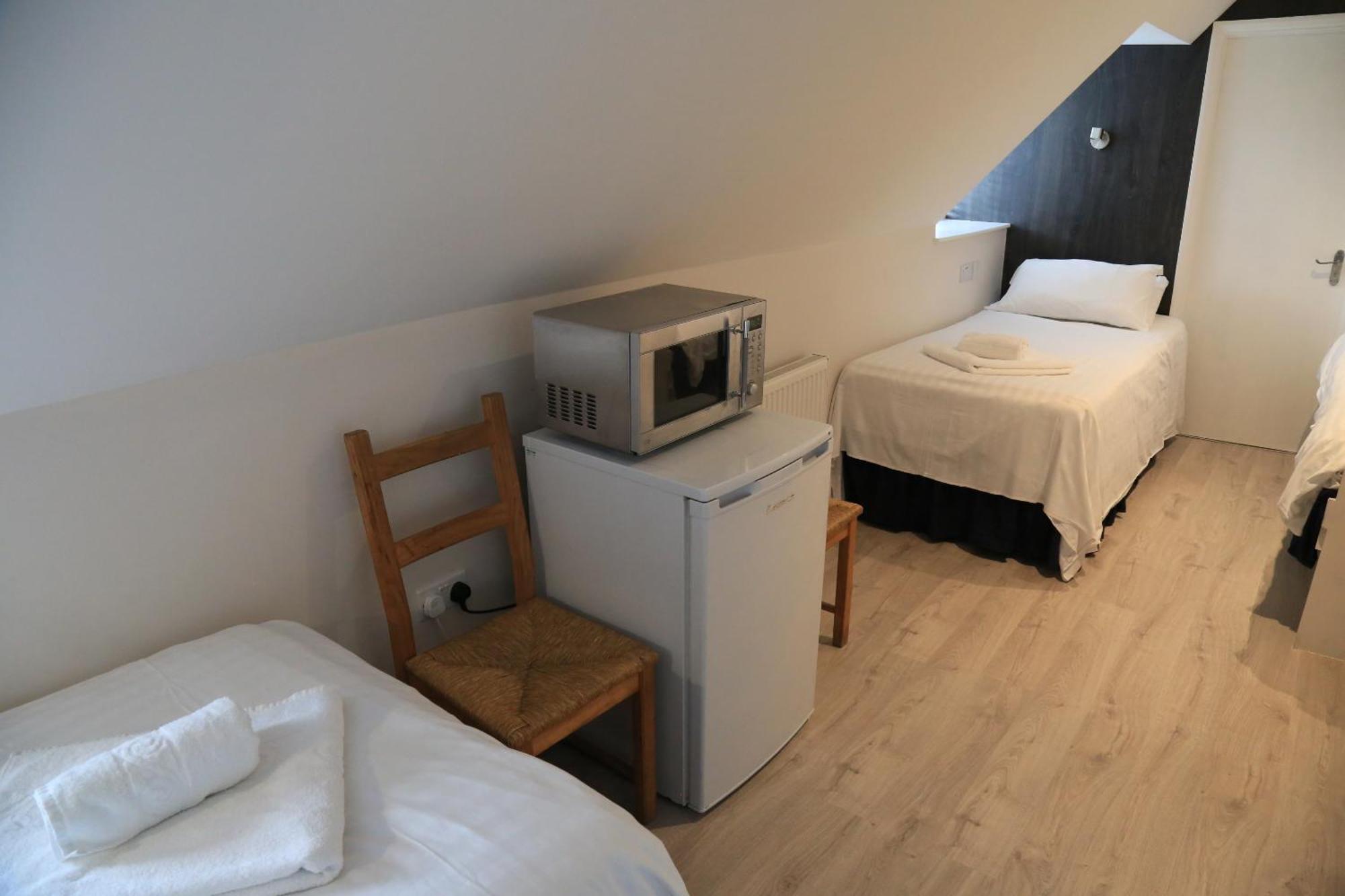 Debden Guest House Ґіллінґдон Номер фото