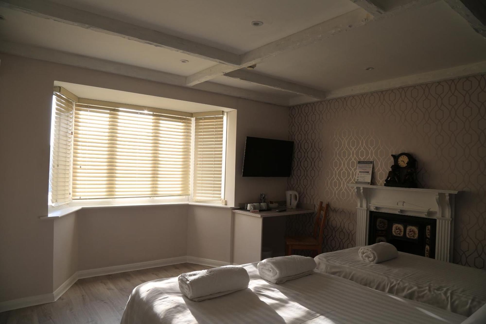 Debden Guest House Ґіллінґдон Номер фото