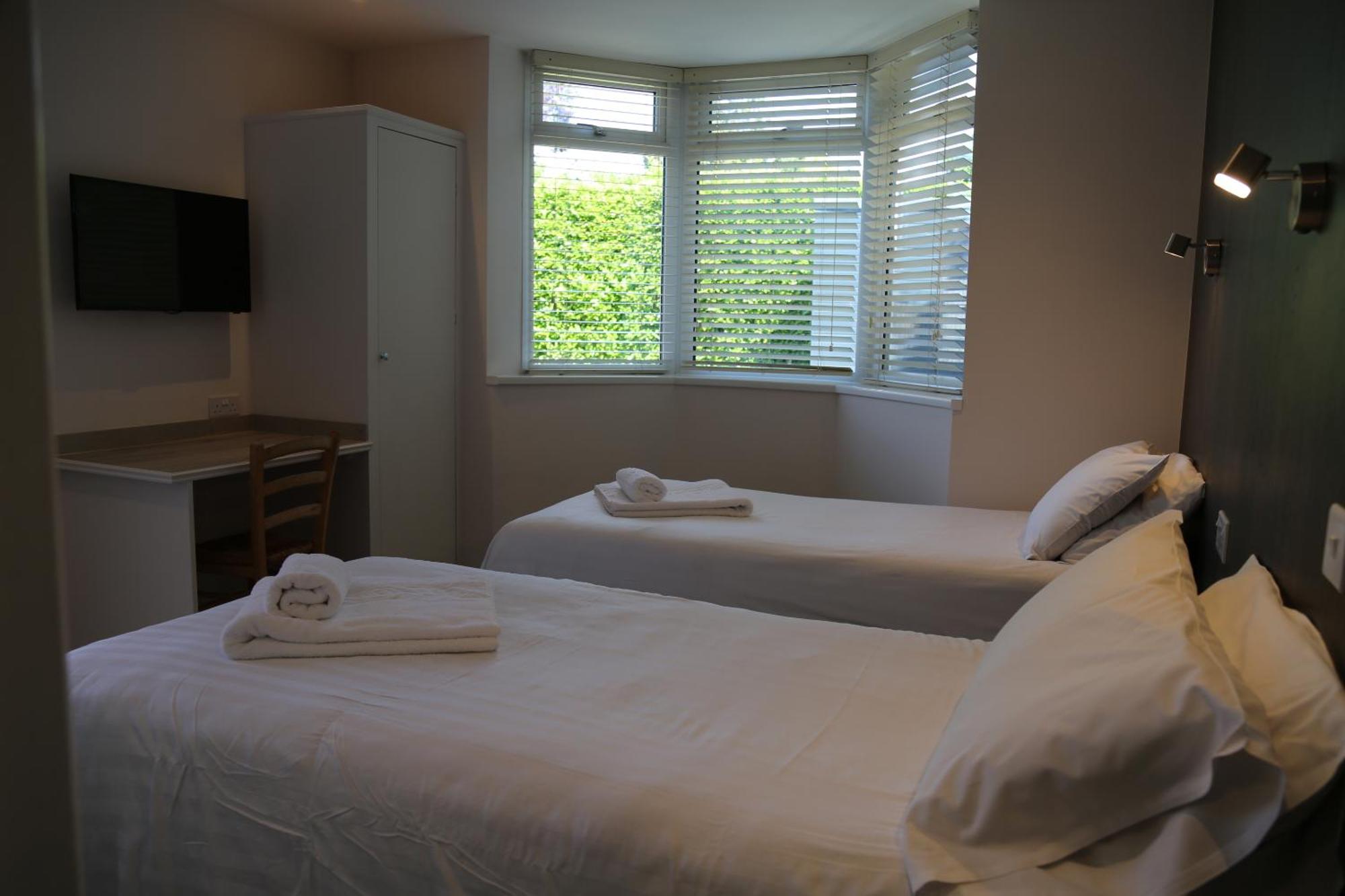 Debden Guest House Ґіллінґдон Номер фото